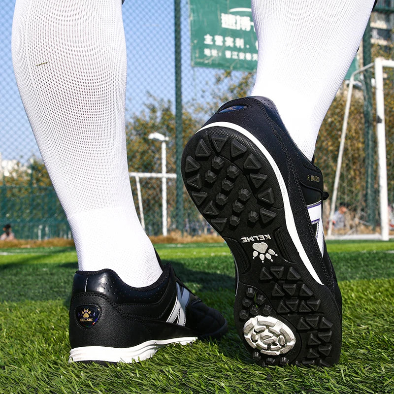 Men Soccer Shoes Anti-Slippery Futsal Kid Football Sneakers Indoor Sports Shoes Professional Training TF Shoes ZX90111053
