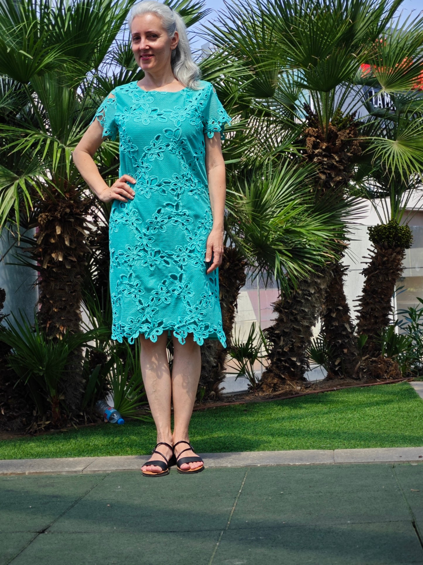 Vestido con bordados florales