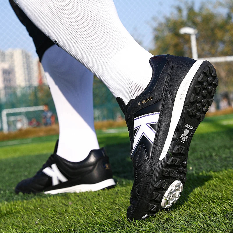 Men Soccer Shoes Anti-Slippery Futsal Kid Football Sneakers Indoor Sports Shoes Professional Training TF Shoes ZX90111053