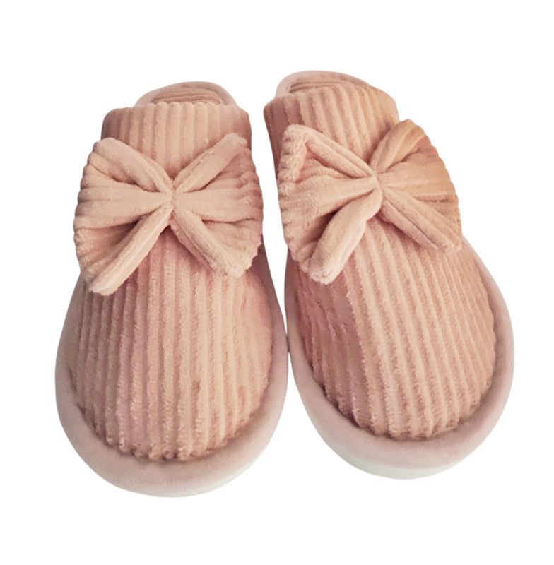Elegante pantufla de mujer con lazo