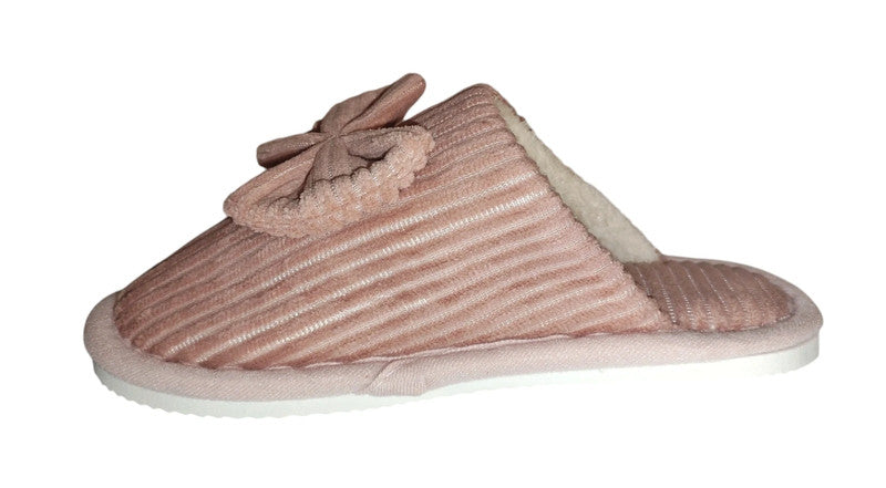 Elegante pantufla de mujer con lazo