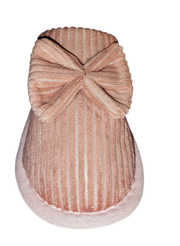 Elegante pantufla de mujer con lazo
