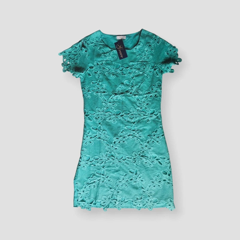 Vestido con bordados florales