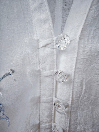 Blusa verano fresca, blanca con adorno en forma de flor