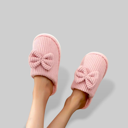 Elegante pantufla de mujer con lazo